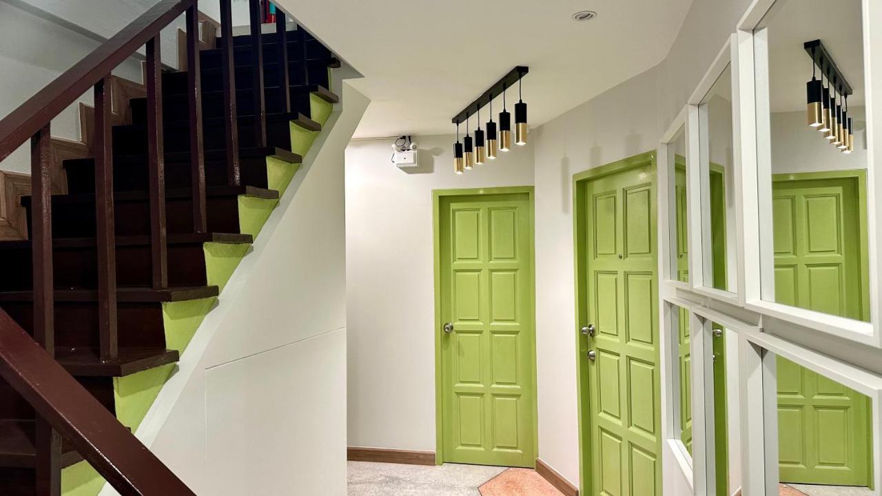 The Tangerine Guesthouse Bangkok Ngoại thất bức ảnh