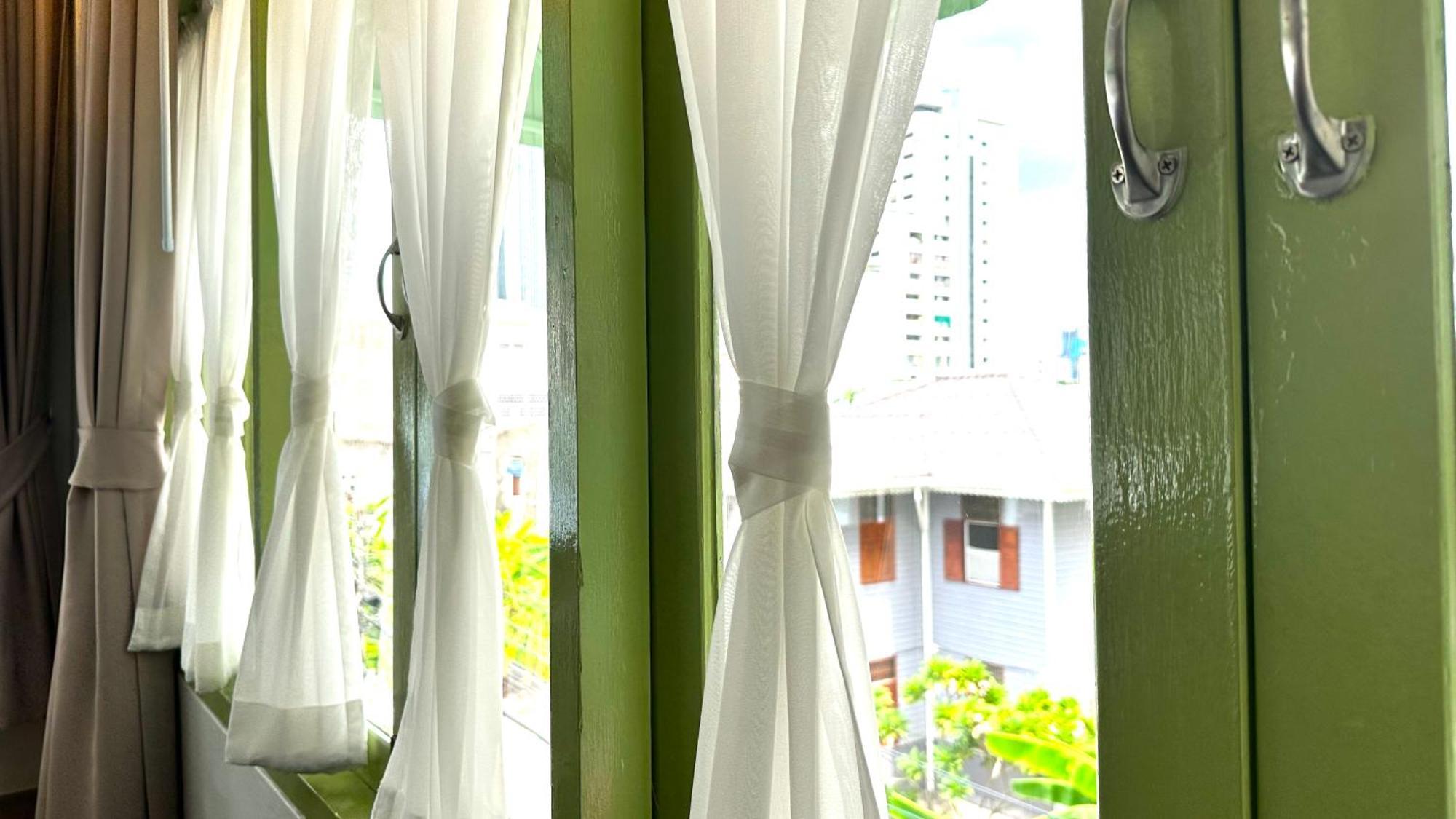 The Tangerine Guesthouse Bangkok Ngoại thất bức ảnh