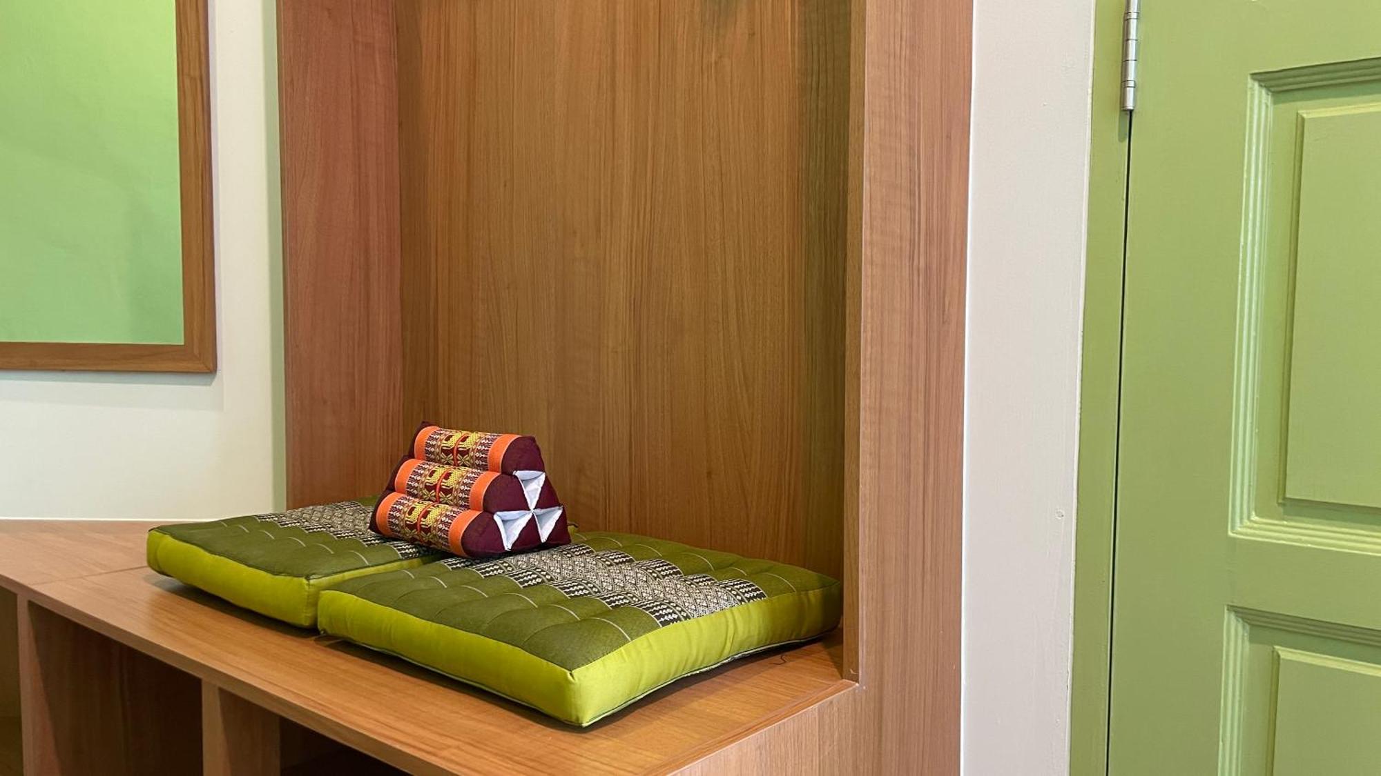 The Tangerine Guesthouse Bangkok Ngoại thất bức ảnh